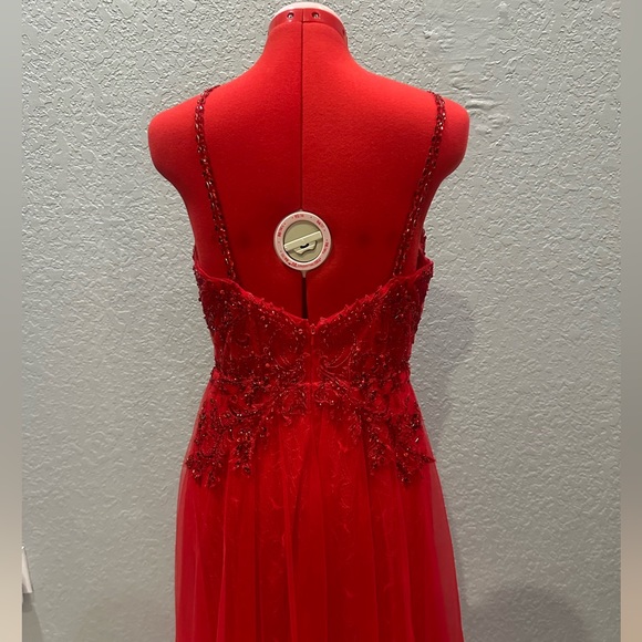 Eli Wilde Mon Cherie Gown - Picture 10 of 12